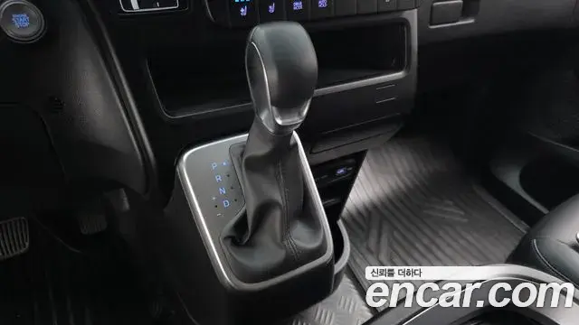 Hyundai Staria 2023 — Фото 9/20