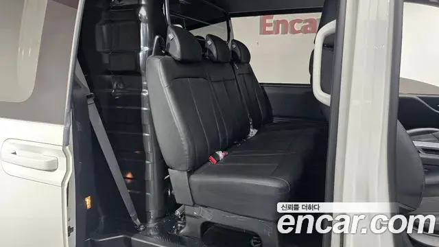 Hyundai Staria 2023 — Фото 11/20