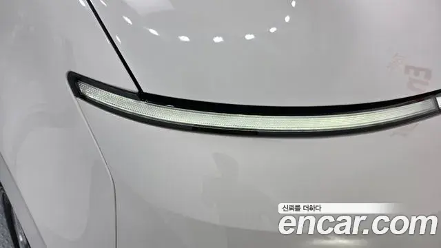 Hyundai Staria 2025 — Photo 2/32