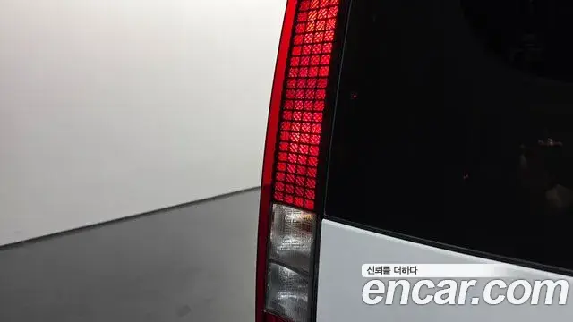 Hyundai Staria 2025 — Photo 11/32