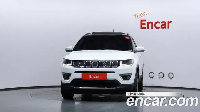 Jeep Compass 2019 — Фото 3/20