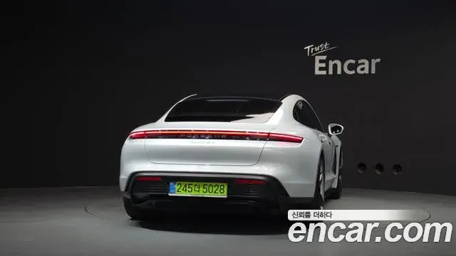 Porsche Taycan 2025 — ფოტო 3/20