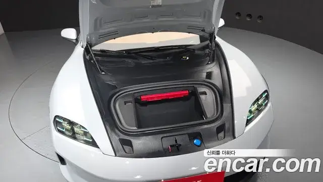 Porsche Taycan 2025 — ფოტო 5/20