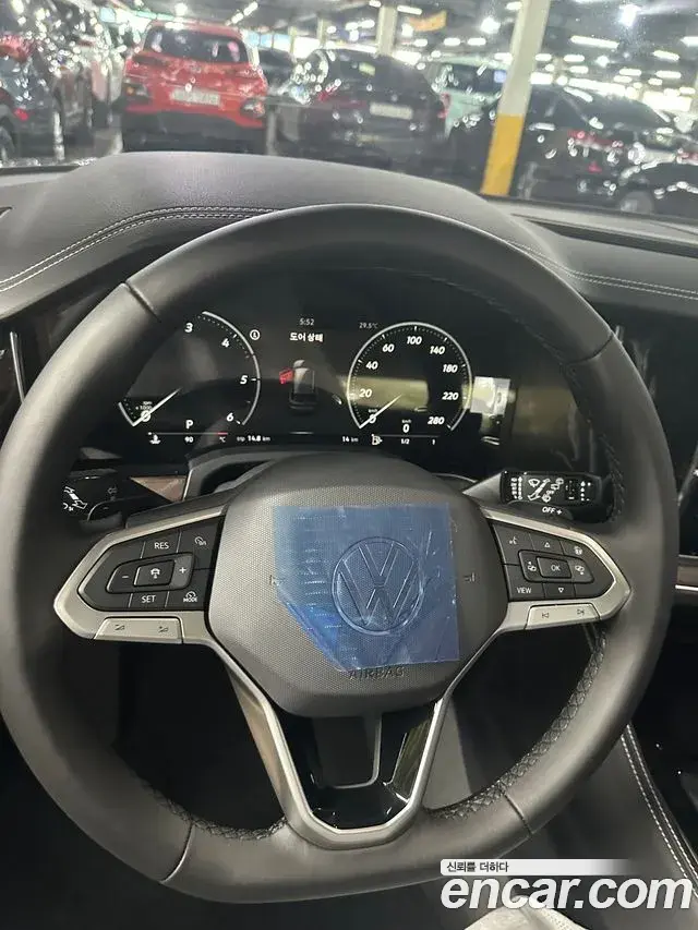 Volkswagen Touareg 2026 — Şəkil 9/10