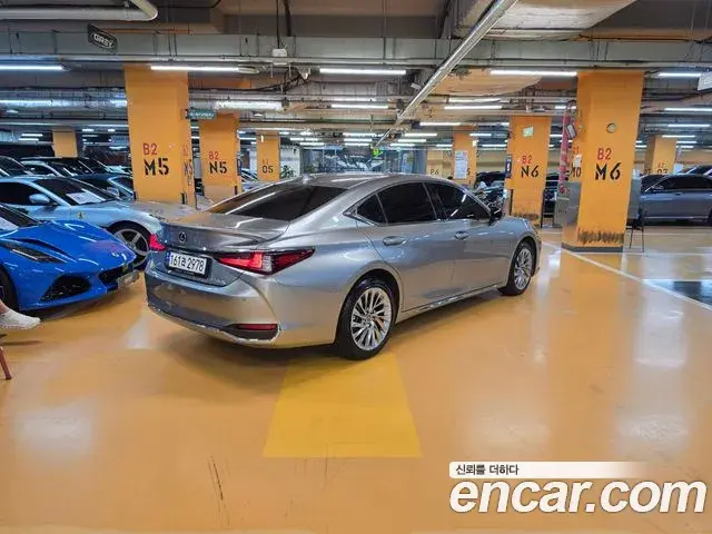 Lexus ES300h 2025 — Şəkil 11/18