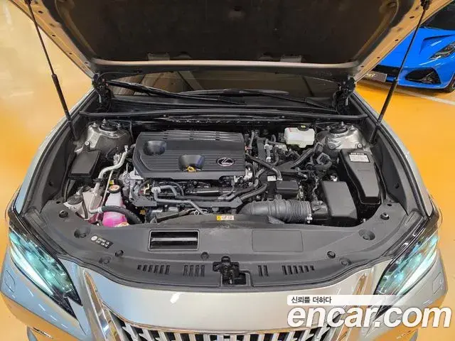 Lexus ES300h 2025 — Şəkil 5/18