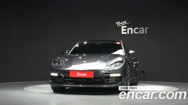 Porsche Panamera 2018 — ფოტო 3/20