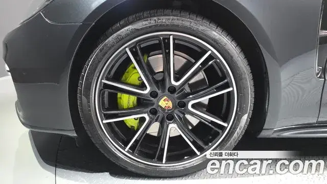 Porsche Panamera 2018 — ფოტო 5/20