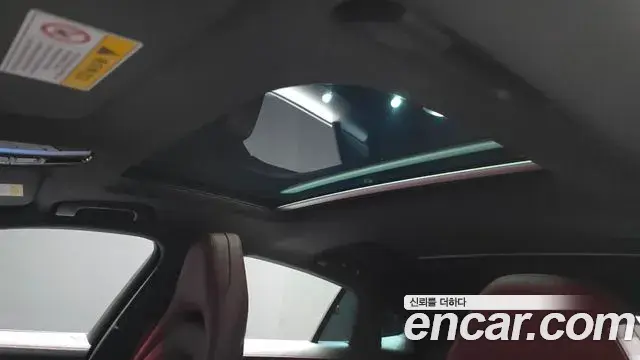 Porsche Panamera 2018 — ფოტო 19/20