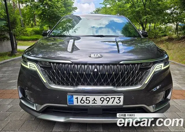 Kia Carnival 2020 — Фото 1/20