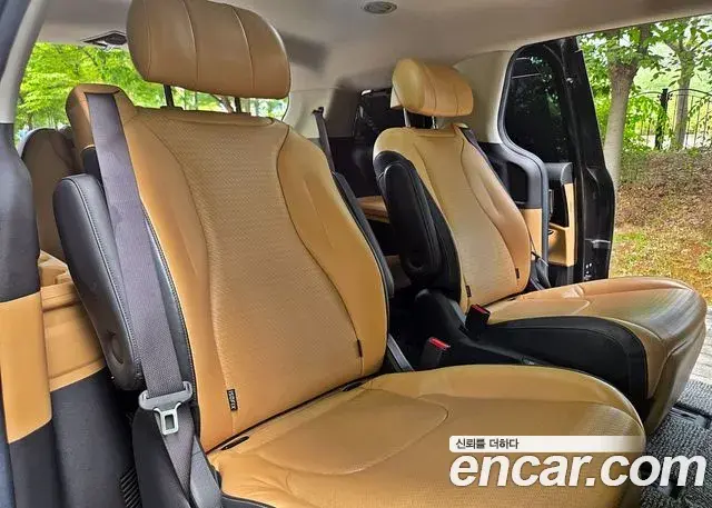 Kia Carnival 2020 — Фото 14/20