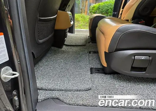 Kia Carnival 2020 — Фото 17/20