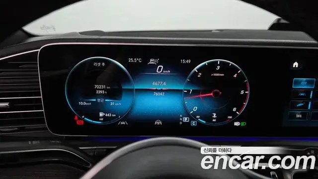 Mercedes-Benz GLE-Class 2021 — ფოტო 8/20