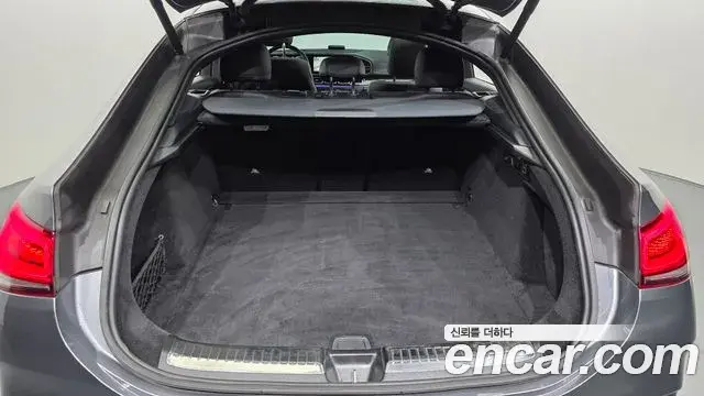 Mercedes-Benz GLE-Class 2021 — ფოტო 19/20