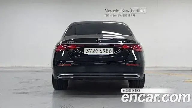 Mercedes-Benz E-Class 2024 — Photo 3/18
