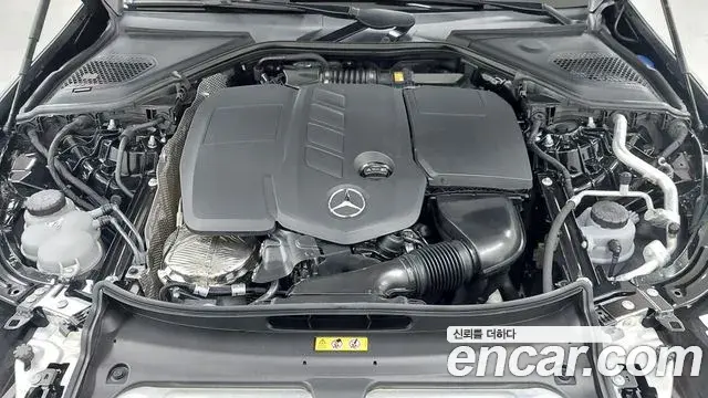 Mercedes-Benz E-Class 2024 — Photo 5/18