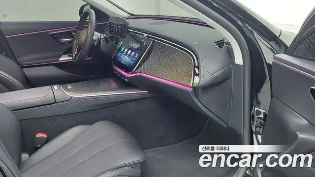 Mercedes-Benz E-Class 2024 — Photo 13/18