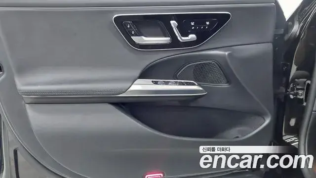 Mercedes-Benz E-Class 2024 — Photo 15/18