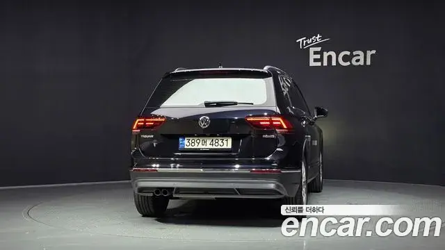 Volkswagen Tiguan 2020 — ფოტო 34/35