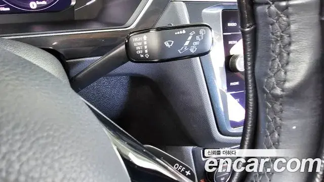 Volkswagen Tiguan 2020 — ფოტო 14/35