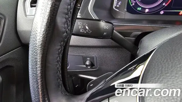 Volkswagen Tiguan 2020 — ფოტო 24/35