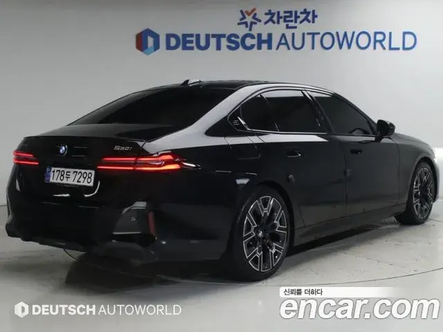 BMW 5 Series 2025 — Фото 1/20