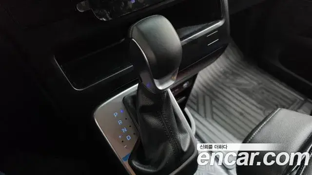 Hyundai Staria 2025 — Фото 9/20