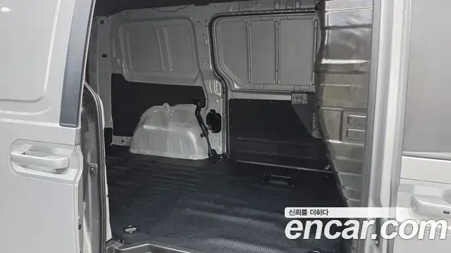Hyundai Staria 2025 — Фото 11/20