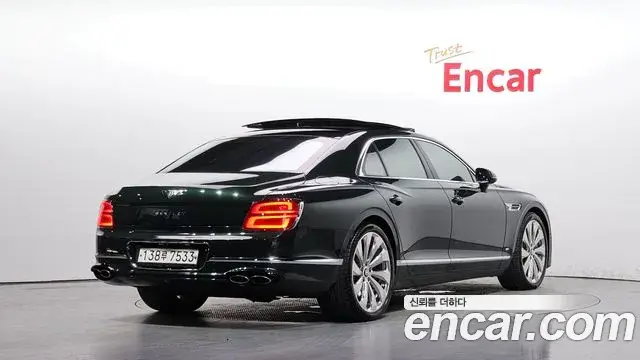 Bentley Flying Spur 2021 — ფოტო 14/35