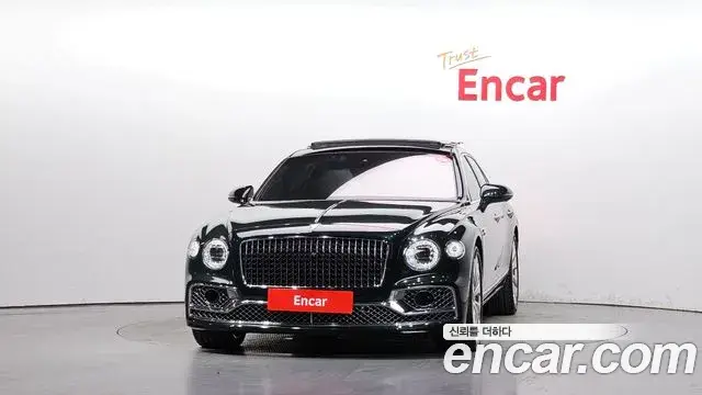 Bentley Flying Spur 2021 — ფოტო 22/35