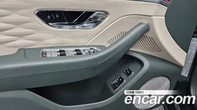 Bentley Flying Spur 2021 — ფოტო 35/35