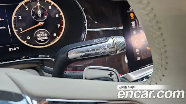 Bentley Flying Spur 2021 — ფოტო 8/35