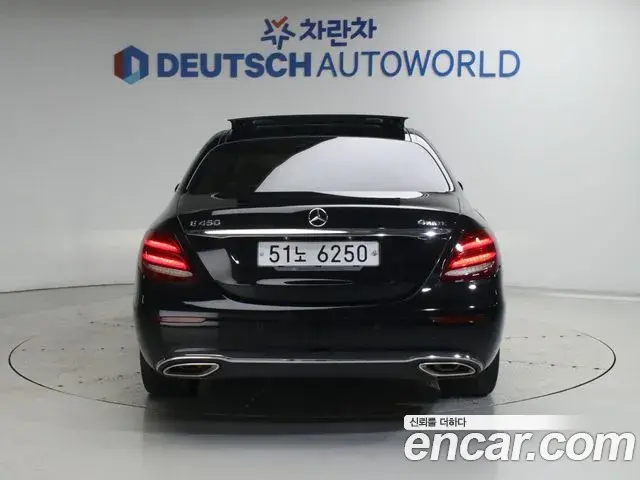 Mercedes-Benz E-Class 2019 — Фото 5/20