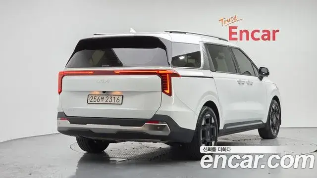 Kia Carnival 2024 — Photo 2/20