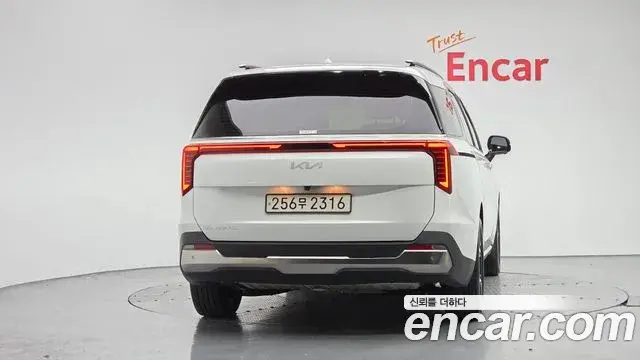 Kia Carnival 2024 — Photo 4/20