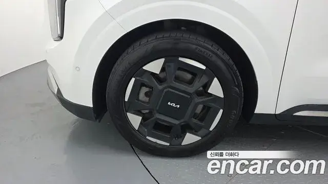 Kia Carnival 2024 — Photo 5/20