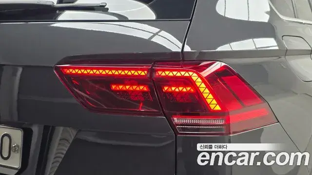 Volkswagen Tiguan 2020 — Photo 17/32