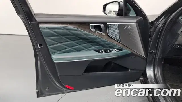 Kia K8 2023 — Photo 7/33