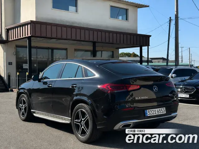 Mercedes-Benz GLE-Class 2021 — Photo 2/12