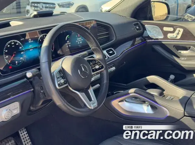 Mercedes-Benz GLE-Class 2021 — Photo 7/12