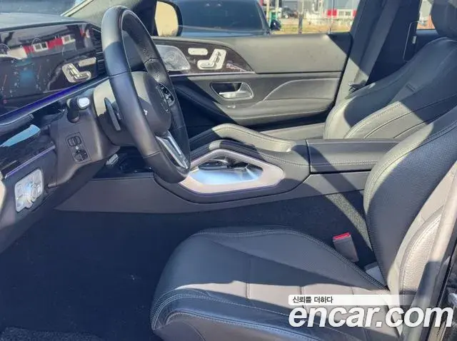 Mercedes-Benz GLE-Class 2021 — Photo 8/12