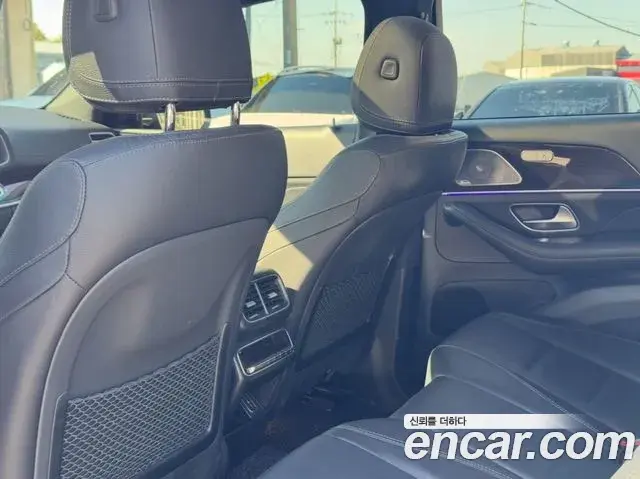 Mercedes-Benz GLE-Class 2021 — Photo 9/12