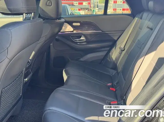 Mercedes-Benz GLE-Class 2021 — Photo 10/12