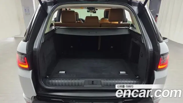 Land Rover Range Rover Sport 2019 — Şəkil 20/39