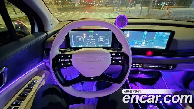 Kia Carnival 2024 — ფოტო 8/15