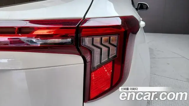 Kia Seltos 2023 — ფოტო 5/29