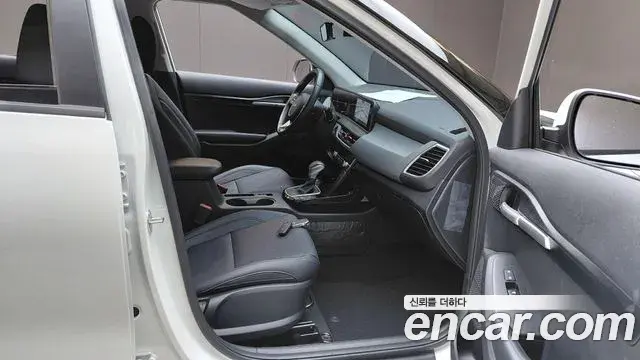 Kia Seltos 2023 — ფოტო 4/29