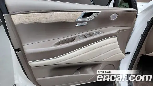 Genesis GV80 2023 — Photo 14/35