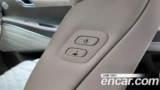 Genesis GV80 2023 — Photo 25/35