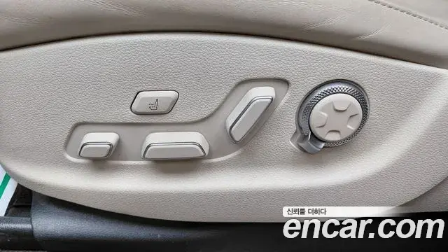 Genesis GV80 2023 — Photo 17/35